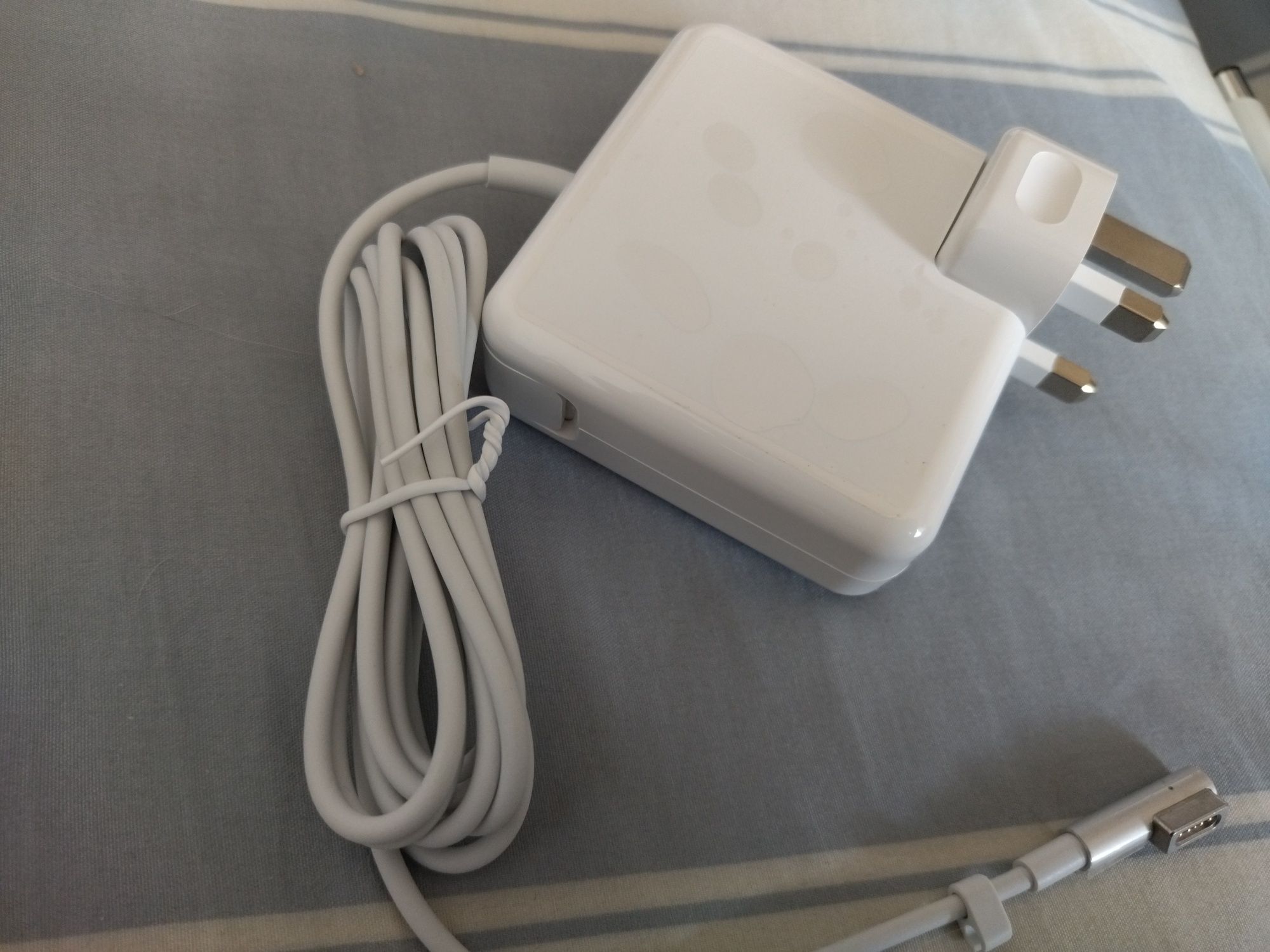 Ładowarka do MacBook Apple MagSafe.