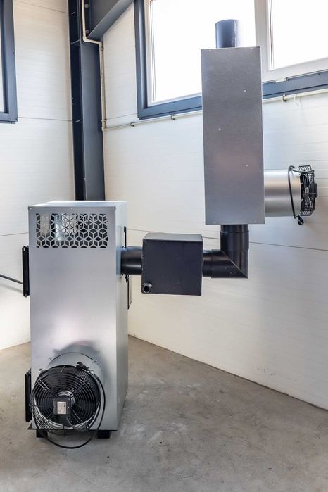 Nagrzewnica warsztatowa koza piec nadmuchowy 30kw (na drewno+ oleje)