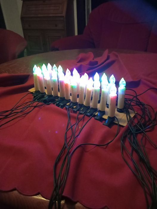 Kolorowe lampki choinkowe