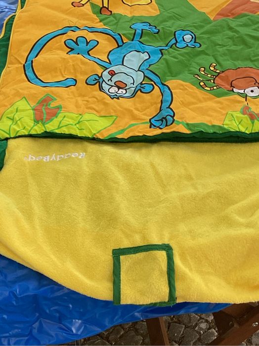 Conjunto de colchão insuflável e respetivo saco-cama