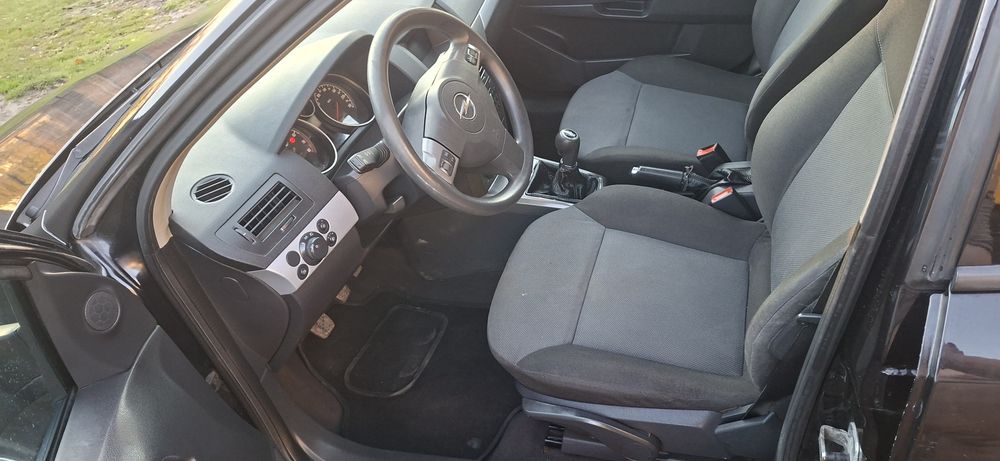 Opel astra h 1.6 benzyna
