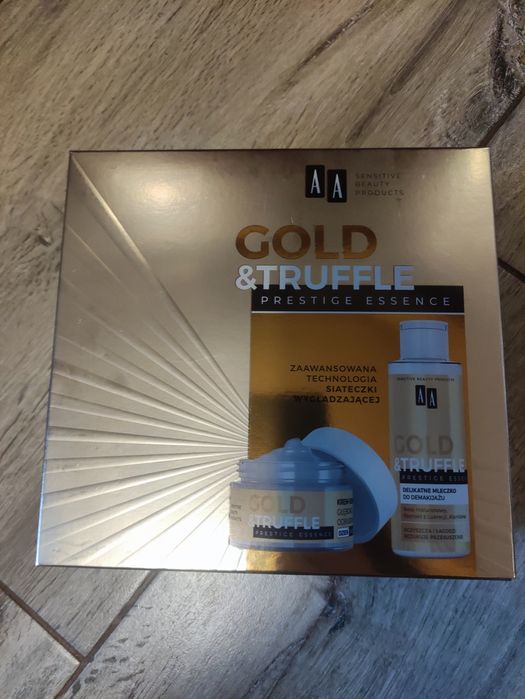 Ультраомолоджуючий набір крем-есенція 65+