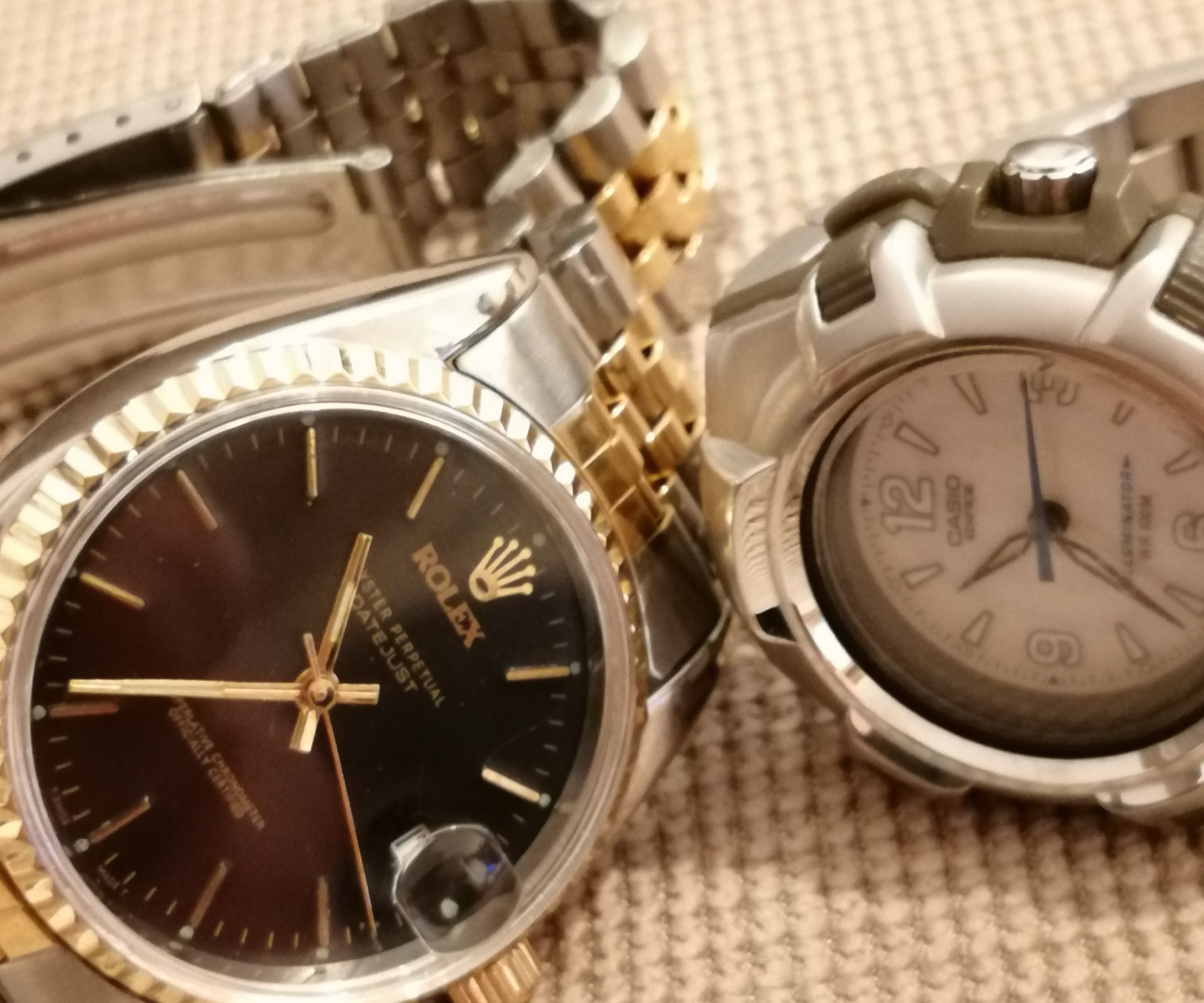 Casio damski plus zegarek gratis z interesującym  design. Sprawdż opis