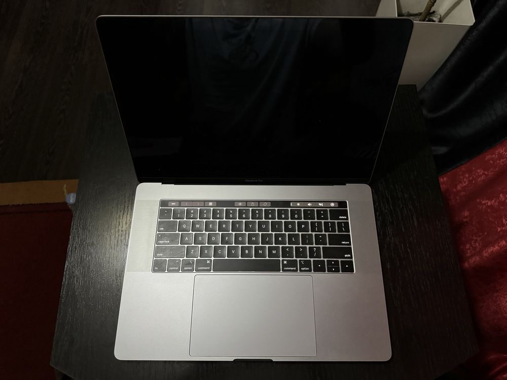 MacBook Pro 15” 2018 рік 256 gb