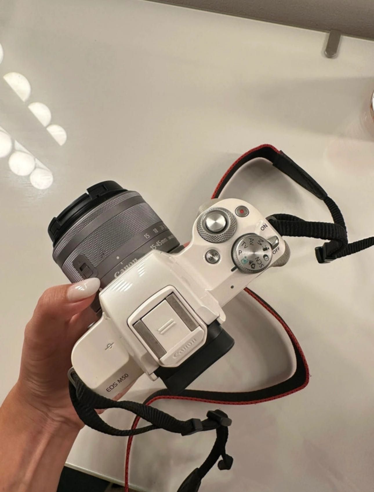 CANON M50 - White - Nova