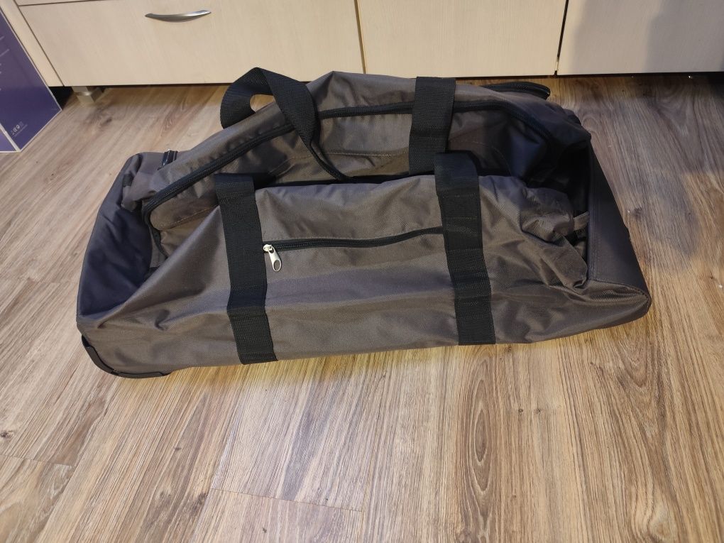 Torba podróżna na kółkach 122L pojemności