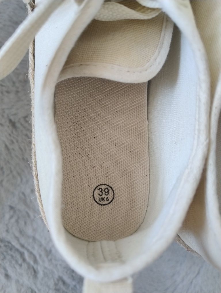 Adidasy rozm. 39