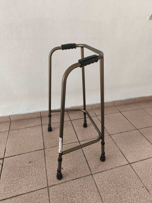 Andarilho fixo sem rodas