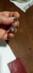 Conjunto de brincos antigos em prata e pequenas pedrinhas
