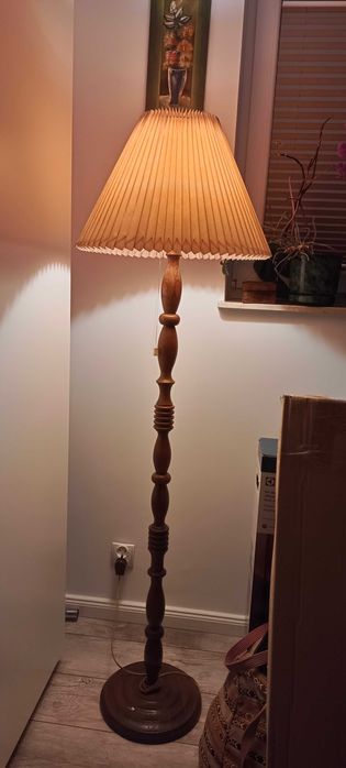 Lampa z abażurem
