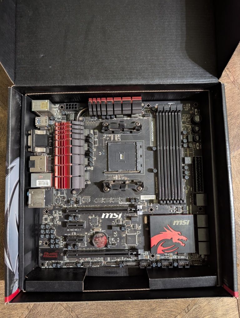 Материнська плата msi a88xm gaming