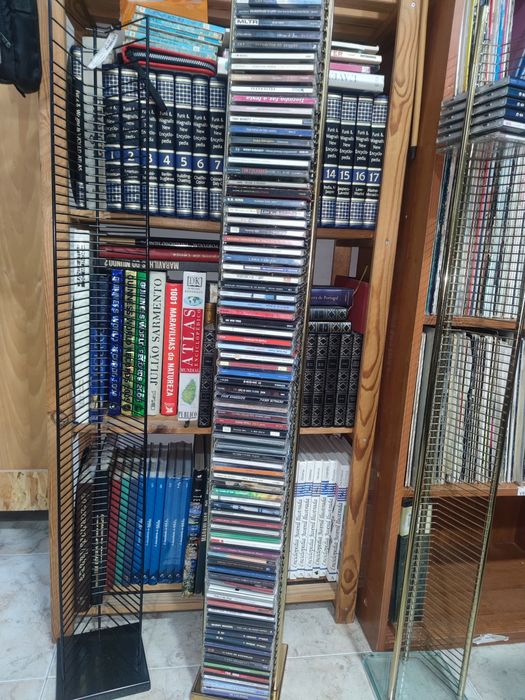GRANDE LOTE DE 85 CD'S com Oferta de torre