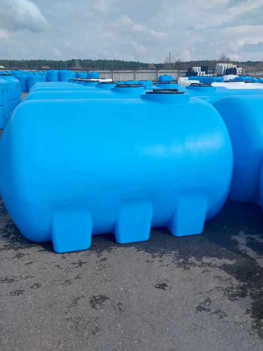 Бочка на 3 куба, бочка пластикова 3000 л, бак на 3000 л горизонтальний