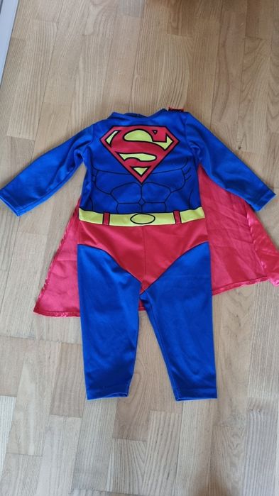 Strój Superman H&M 74–80 – jak nowy