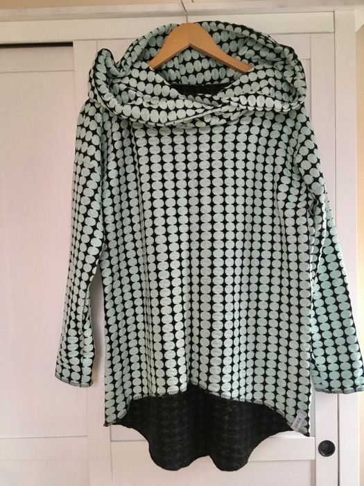 Bluza Anoi w kropki