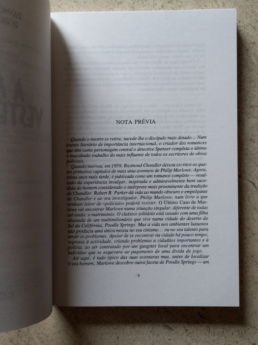 A morte veste de seda, Raymond Chandler e Robert B. Parker
