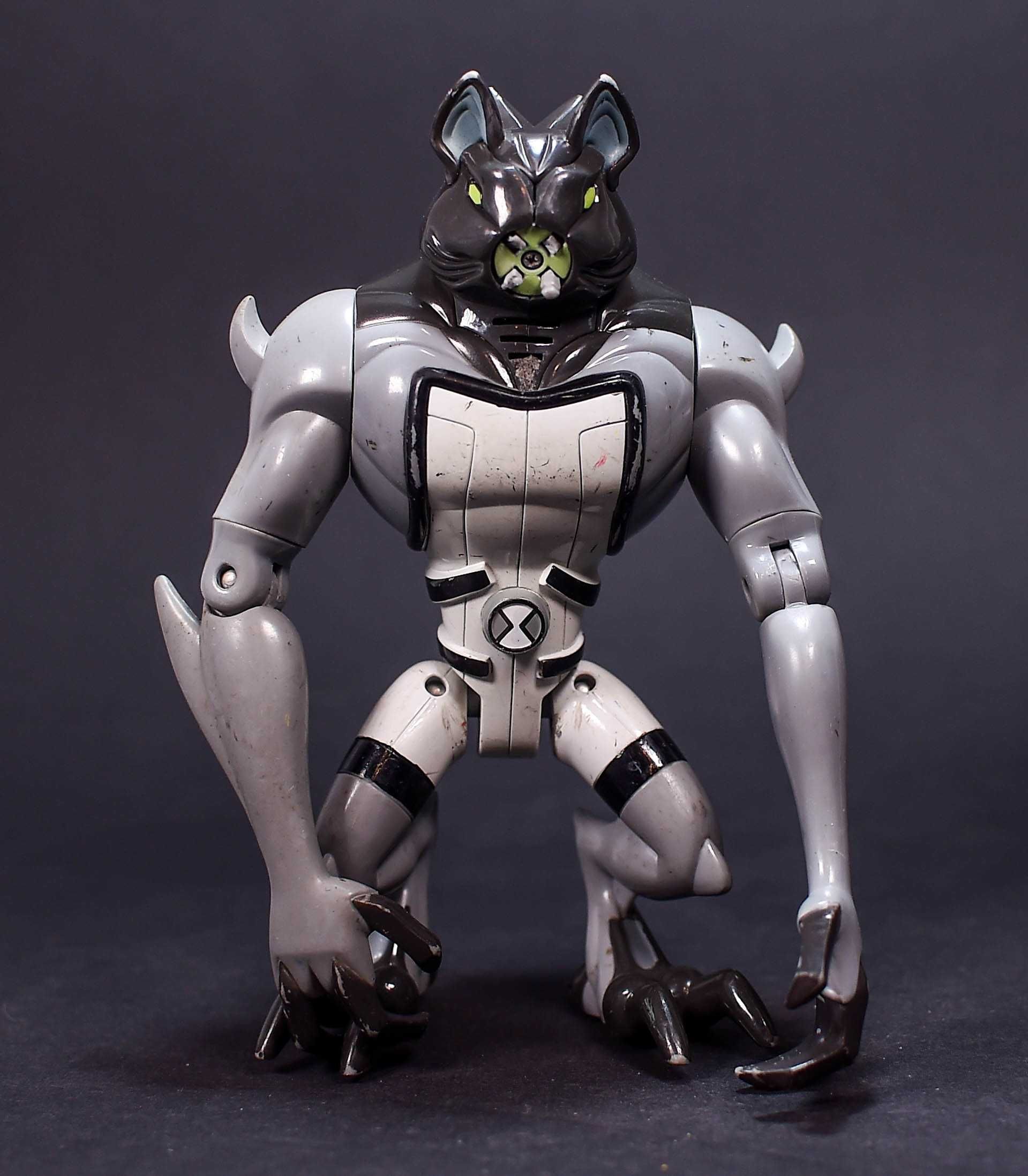 Figurka # Bandai Ben 10 Wilkołak 18cm (braki)