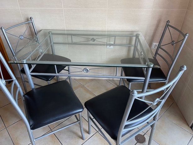 mesa de cozinha com tampo de vidro + 4 cadeiras