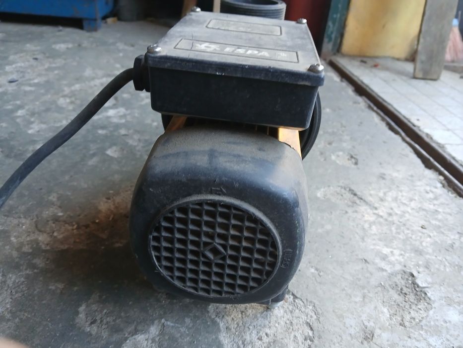 motor de tirar ou estrafegar água ou vinho