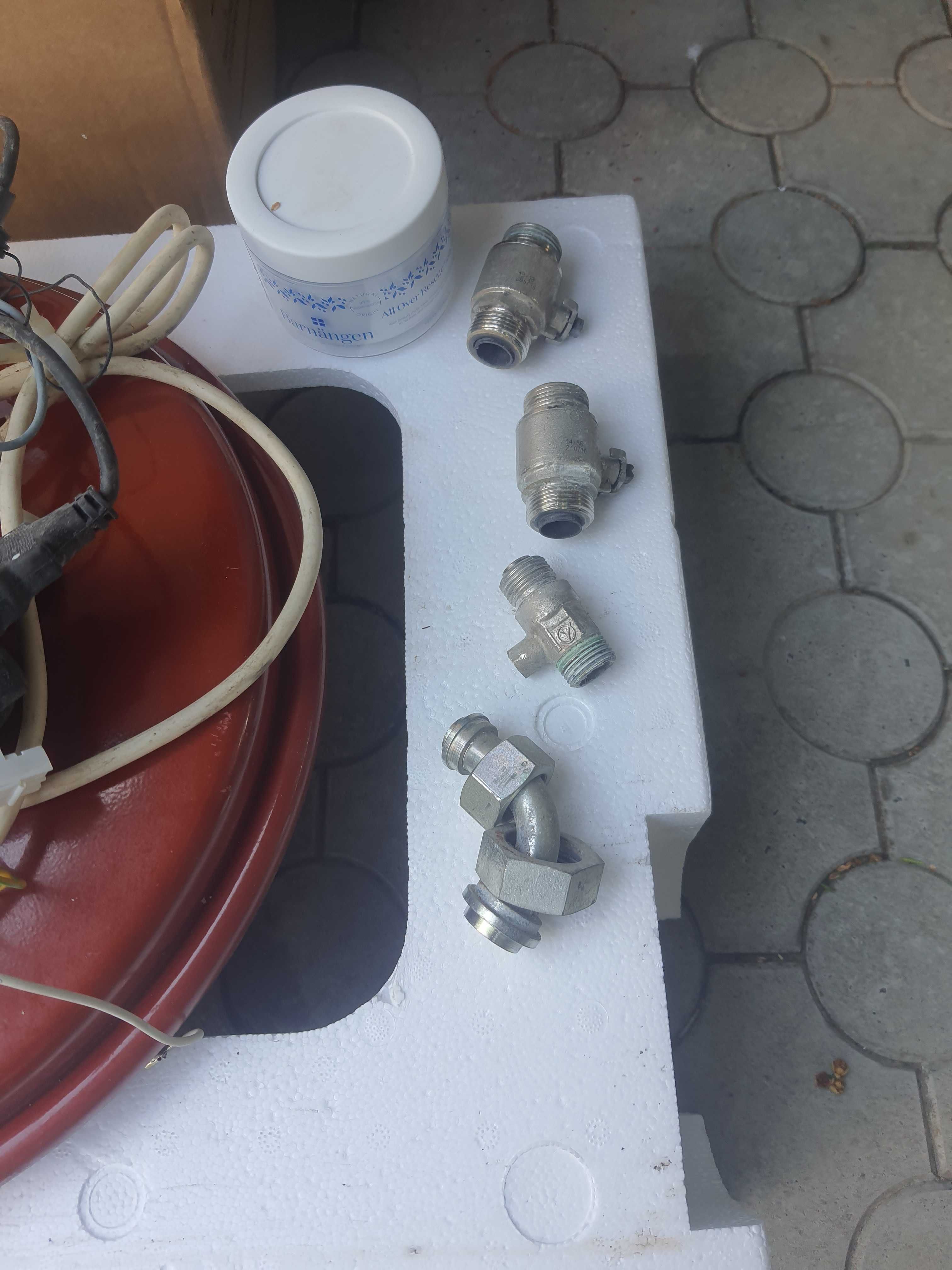 Продам запчасти газового настенного котла BOSH  Gaz 3000W  ZW24
