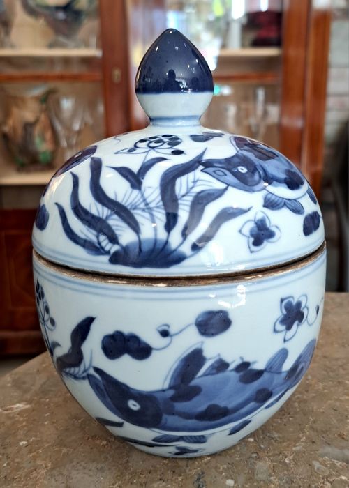 Bomboneira antiga oriental