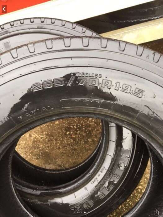Varios pneus camiao 315/80/22.5 2 de Xico todos 50€ cada para desocupa