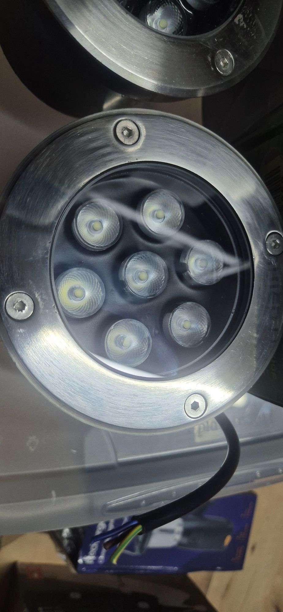 Dwie lampy najazdowe Led