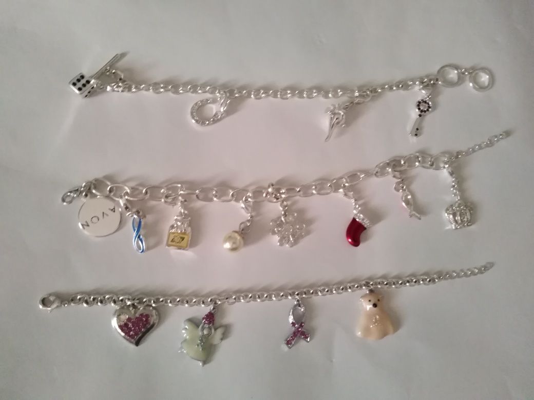 DIA DA MÃE - Pulseiras com pendentes, marca Avon