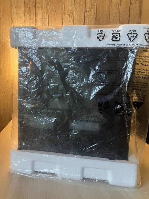 Komputer gamingowy Ryzen 5 5500 / RX 6600 / 16GB / SSD + HDD / ARGB