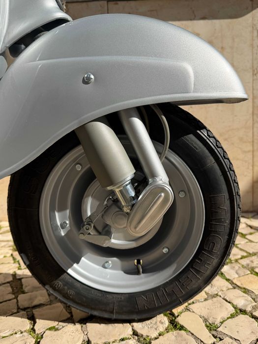 Vespa 50S Edição Limitada Totalmente Restaurada