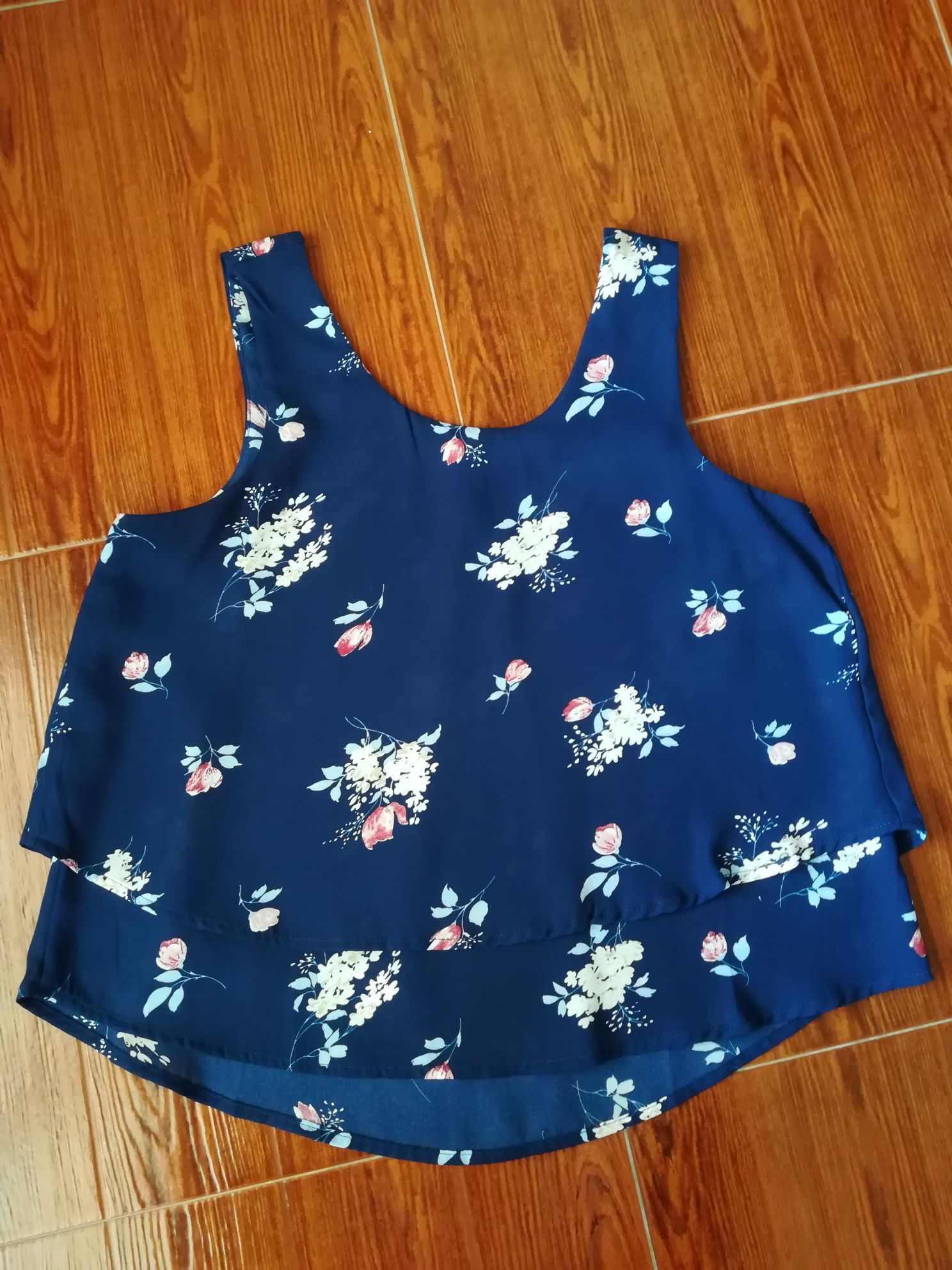 Blusa azul padrão