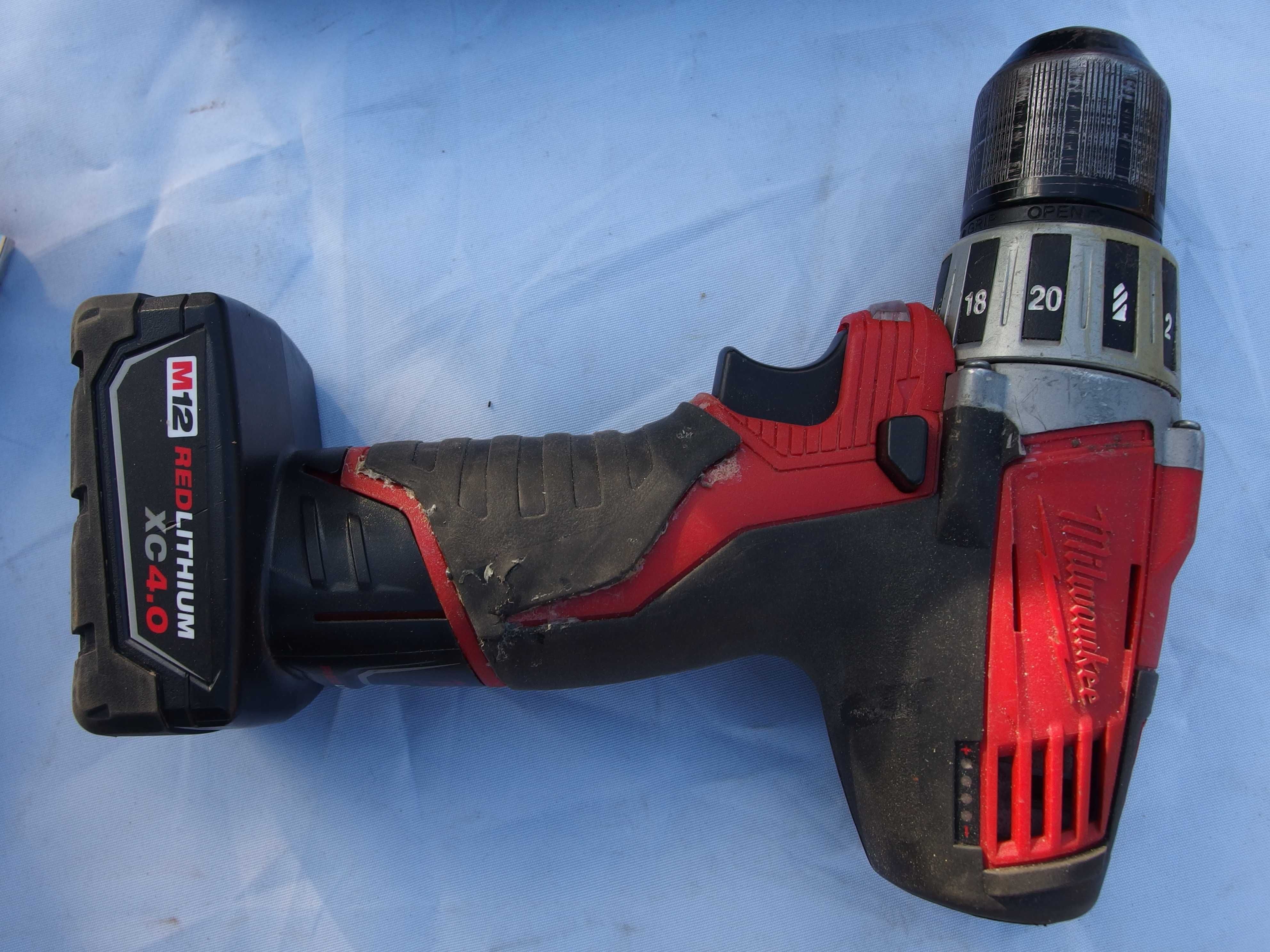 Milwaukee M12 дриль-шуруповерт 2410 /викрутка 2401 / акумулятори 4+4Аг