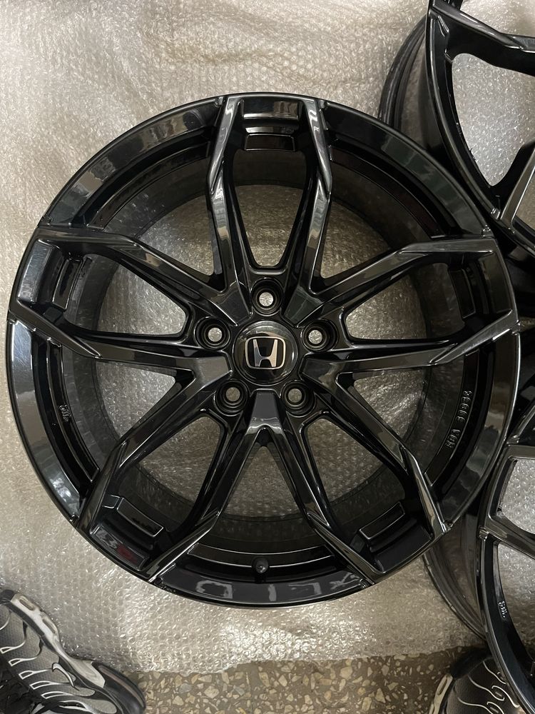 Диски R18 5x114.3 Et45 8J. Honda Accord CR-V HR-V Toyota Camry RAV 4