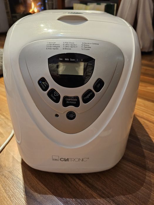 Forno Pão Clatronic BBA2605