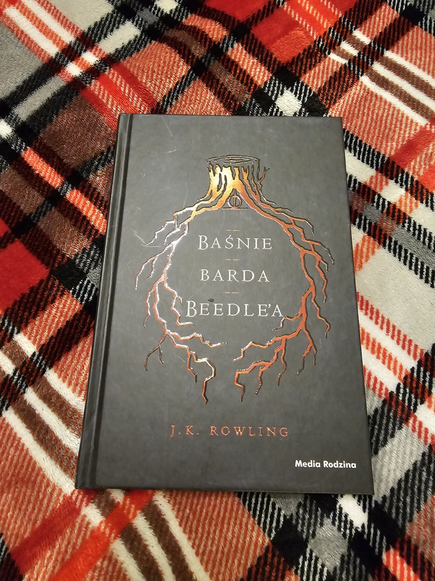 Książka Baśnie Barda Beedle'a - J.K. Rowling, stan idealny