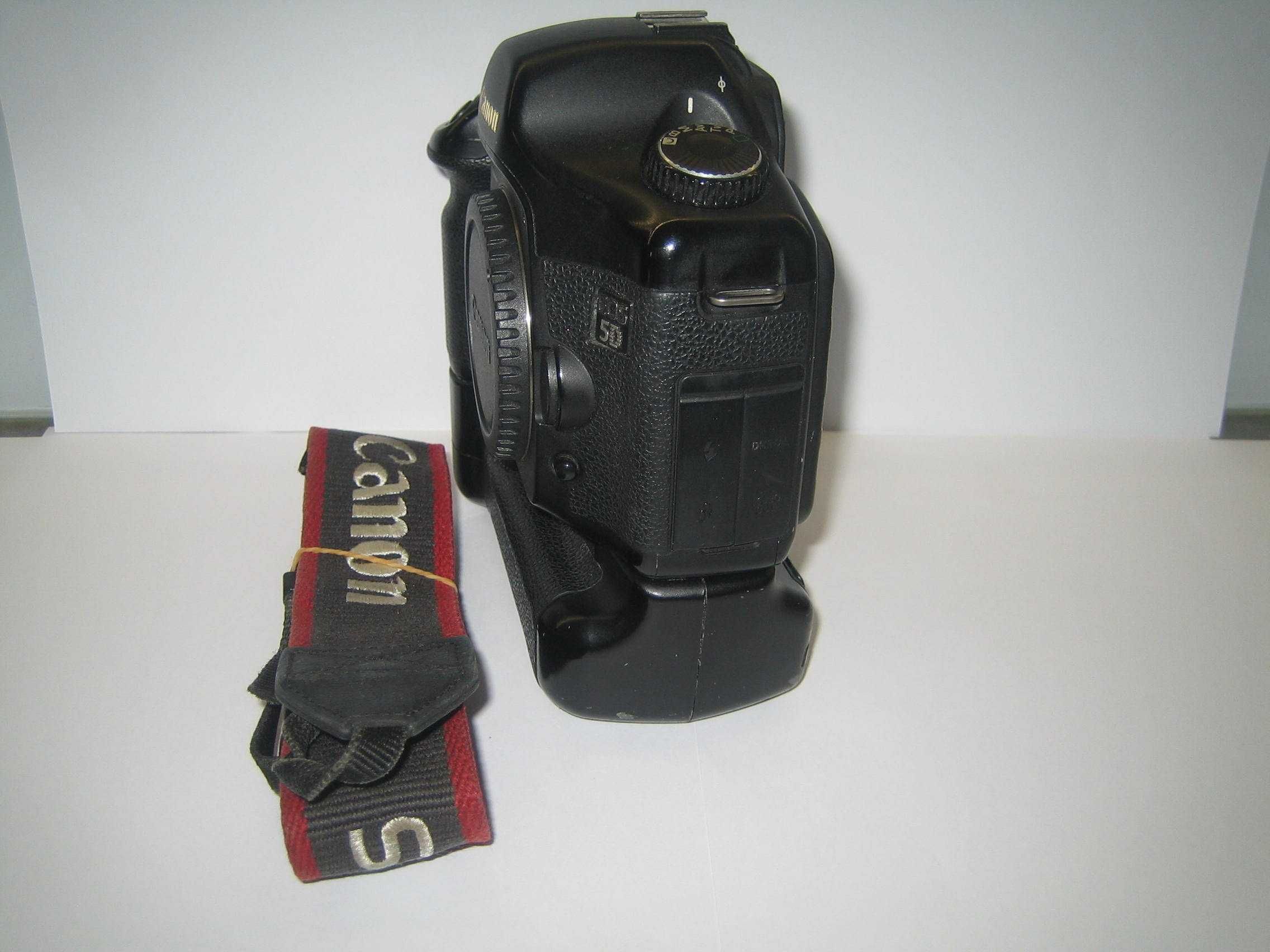 Camara Canon 5 D,EOS, Muito Bem Cuidada Baixou