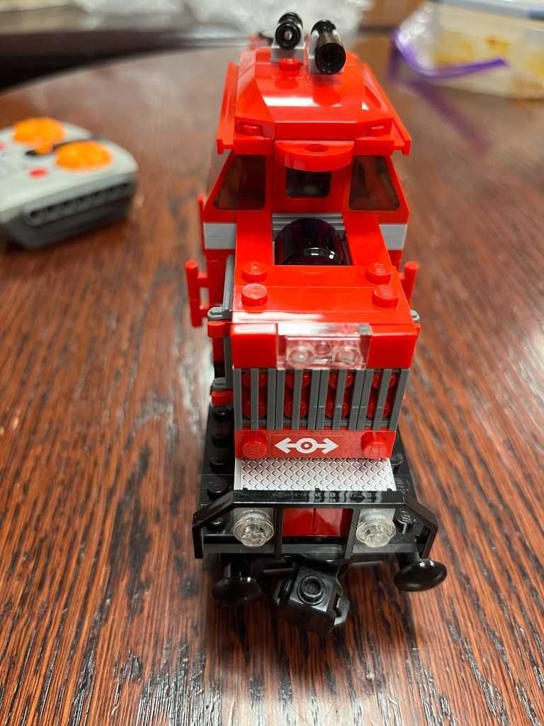 LEGO City 3677 pociąg towarowy YRed Cargo Train