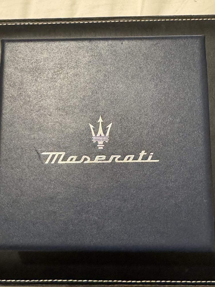 Pulseira em pele Maserati