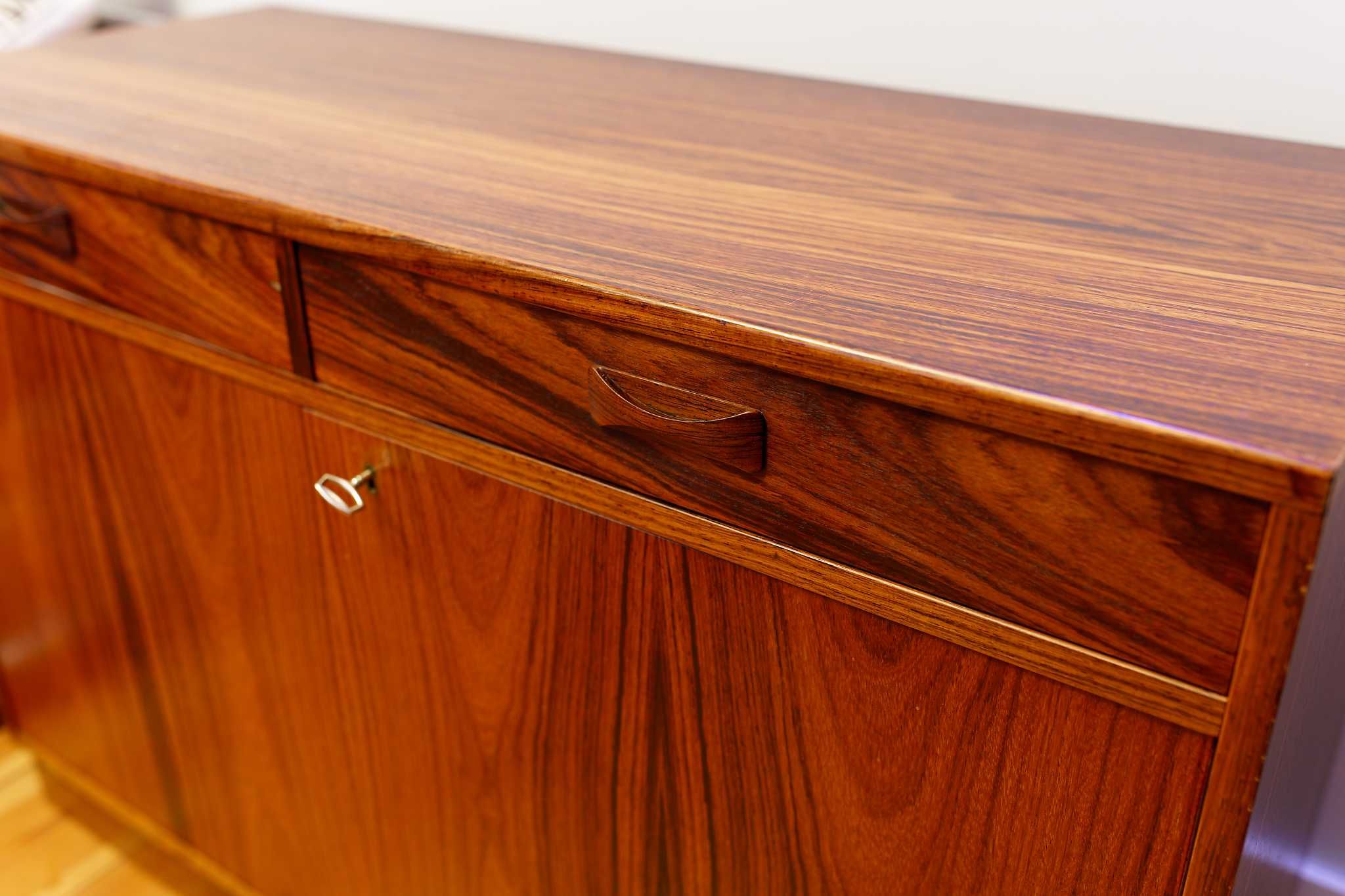 szafka design modern vintage prl japandi skandynawska lata 60-80 mahoń