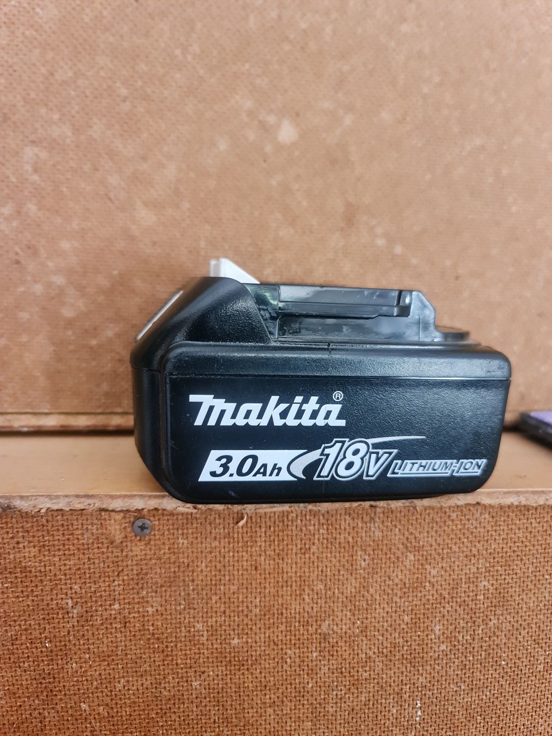 Продам акумулятор makita 3 ah