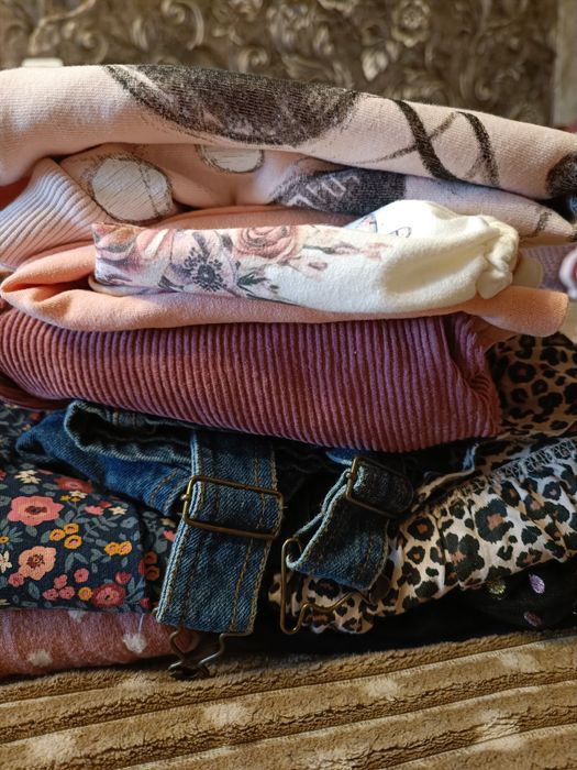 Пакет речей на дівчинку