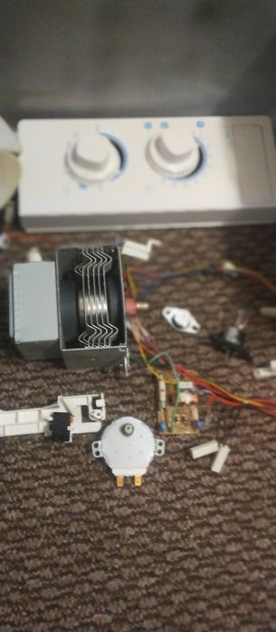 Запчастини до мікрохвильовки самсунг MW711KR