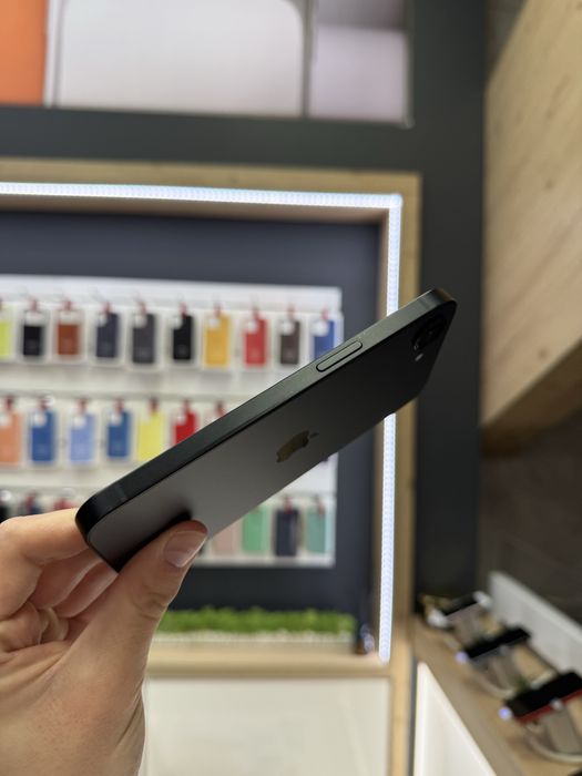 iPhone 16e 128GB Black