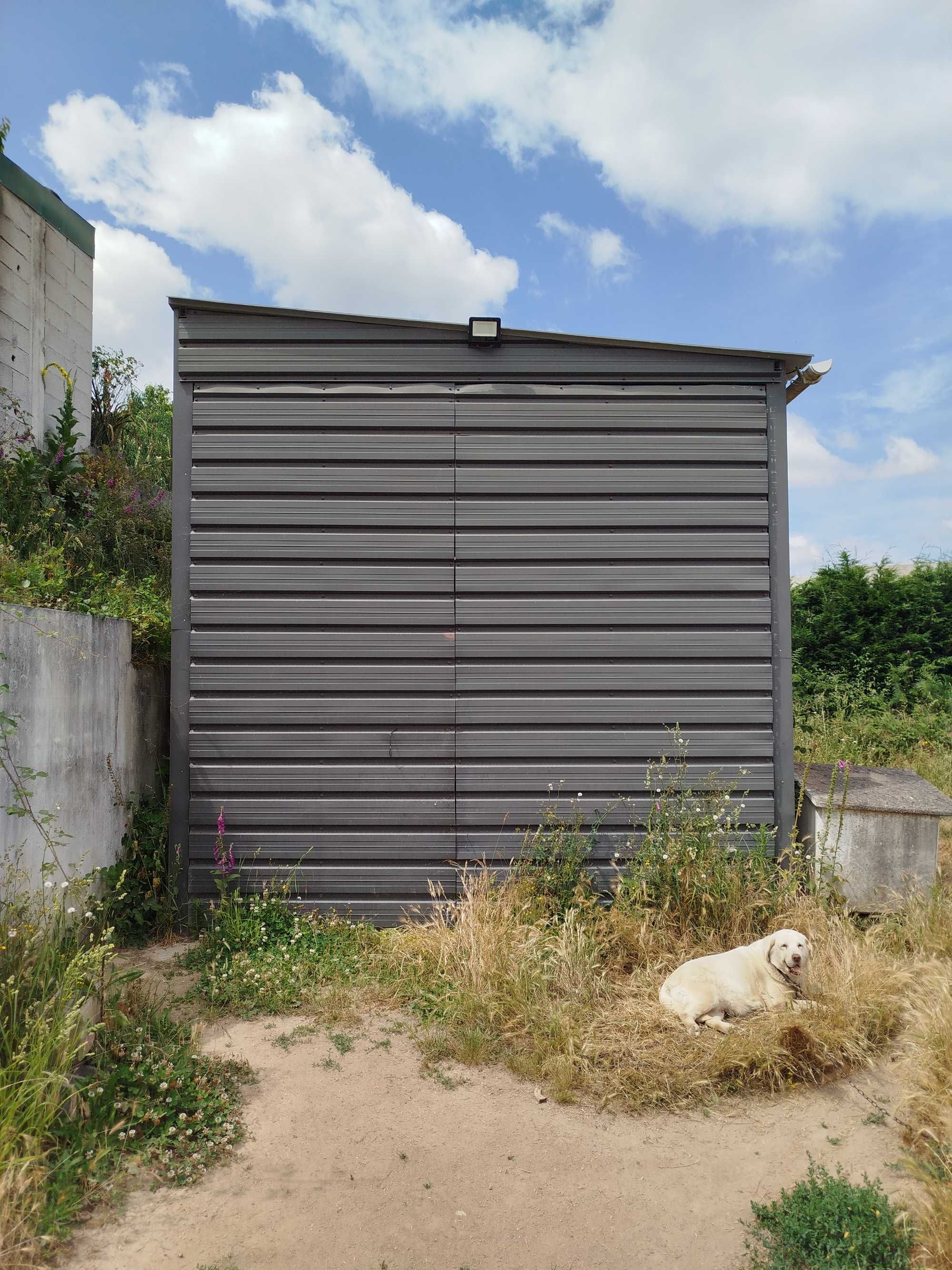 Vendo garagem grande