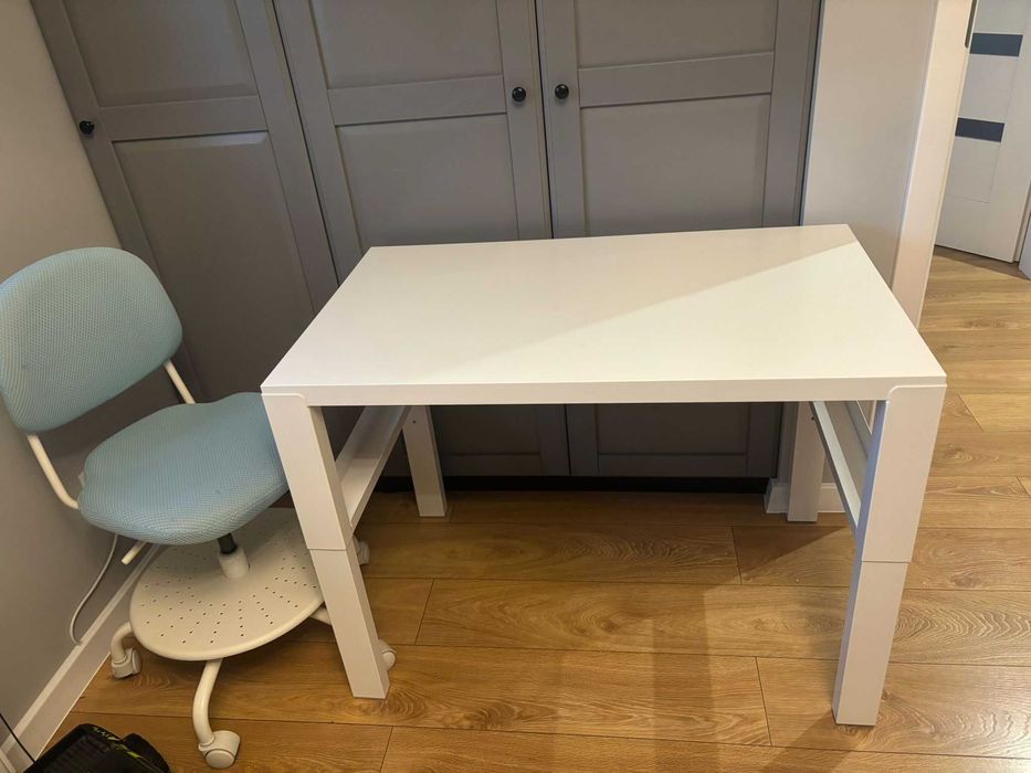 Biurko PÅHL + Dziecięce krzesło biurowe VIMUND