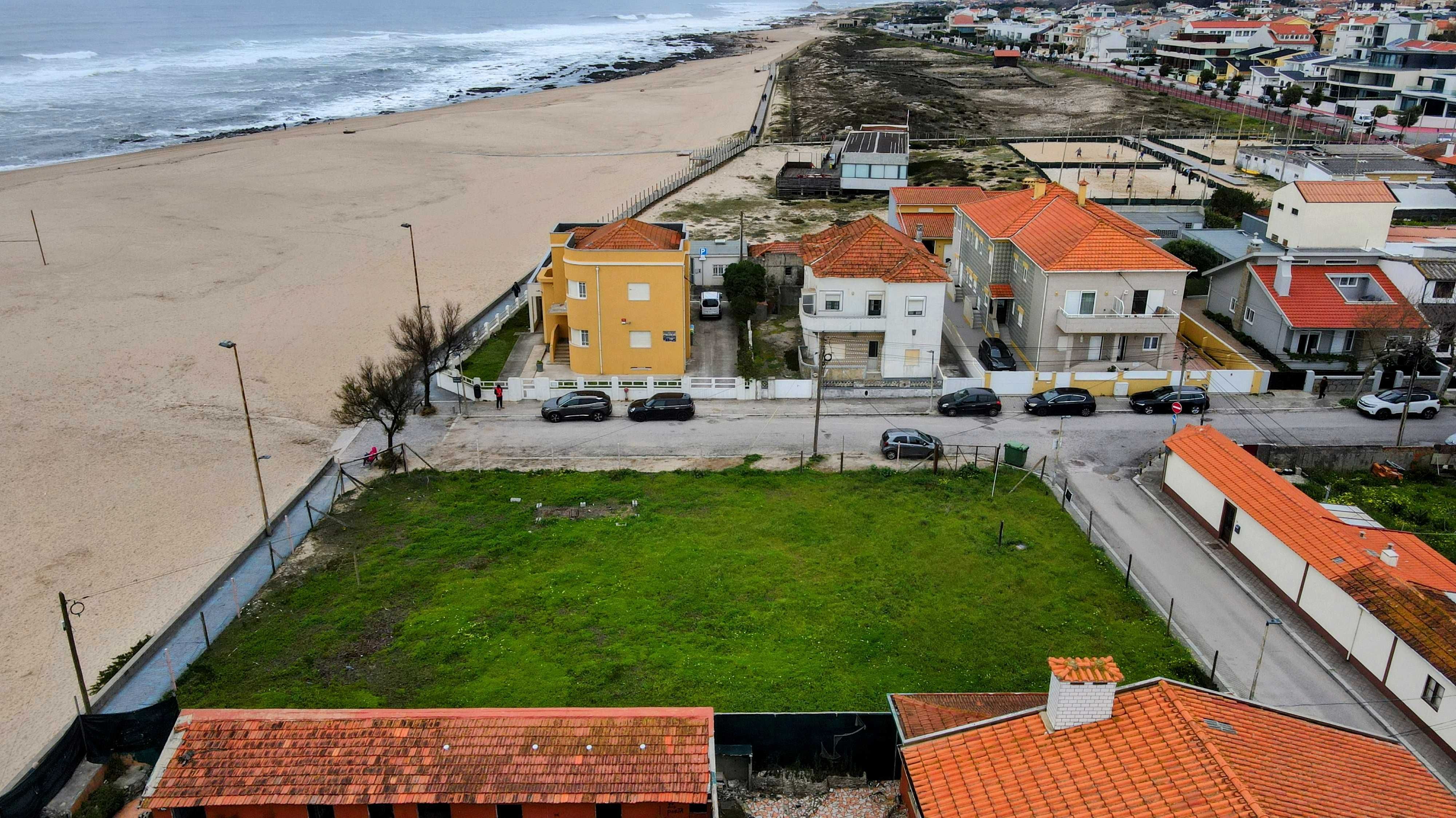 Terreno Aguda (Vila Nova de Gaia) frente ao mar