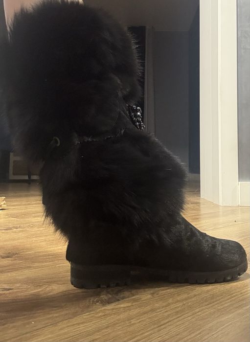 Чоботи хутряні жіночі