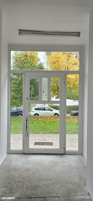 Lokal usługowy w centrum Osiedla Piaski -obok placówki Poczty Polskiej