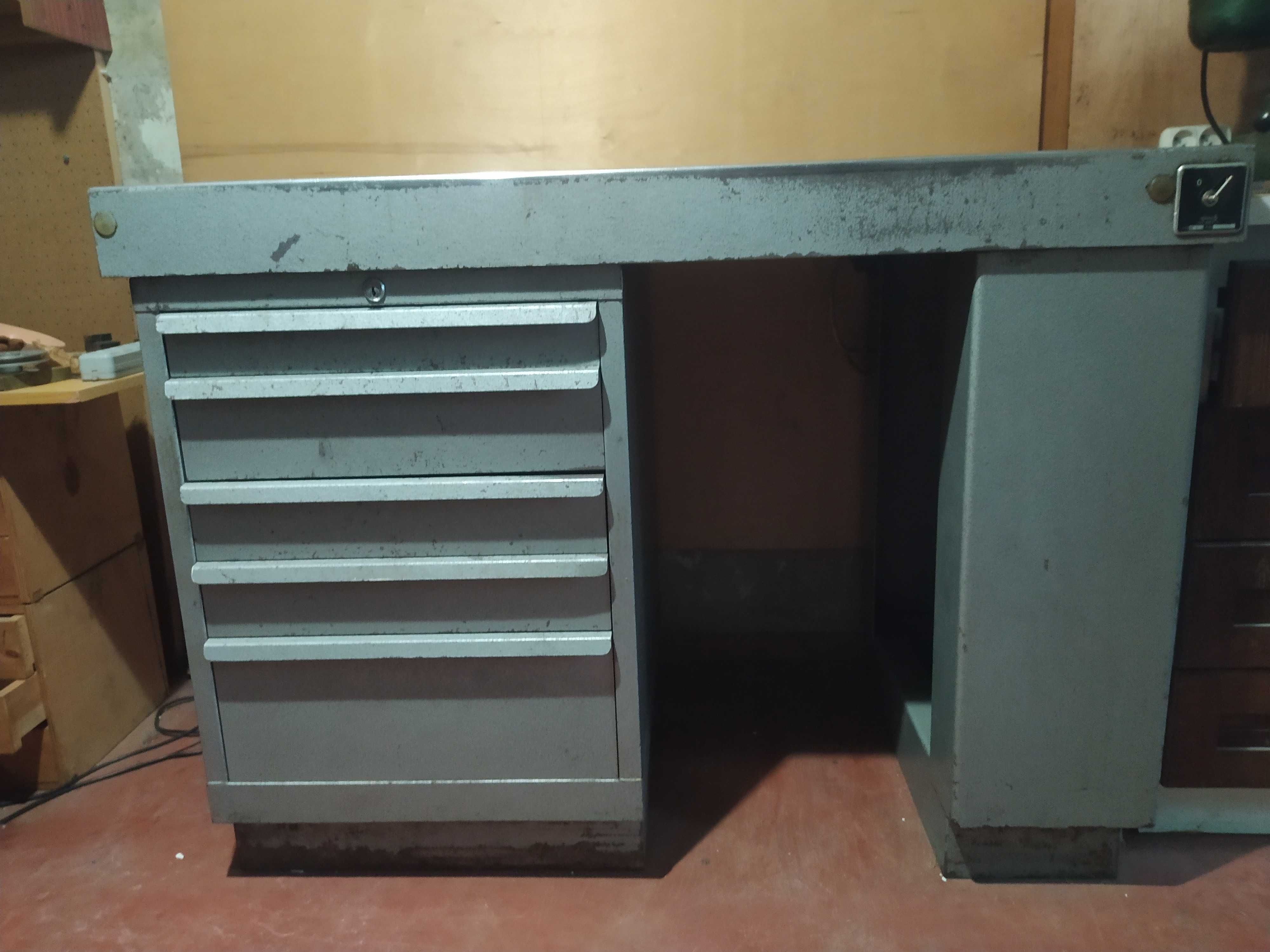 Стол для настольный токарный станок инструментальная тумба Swiss made
