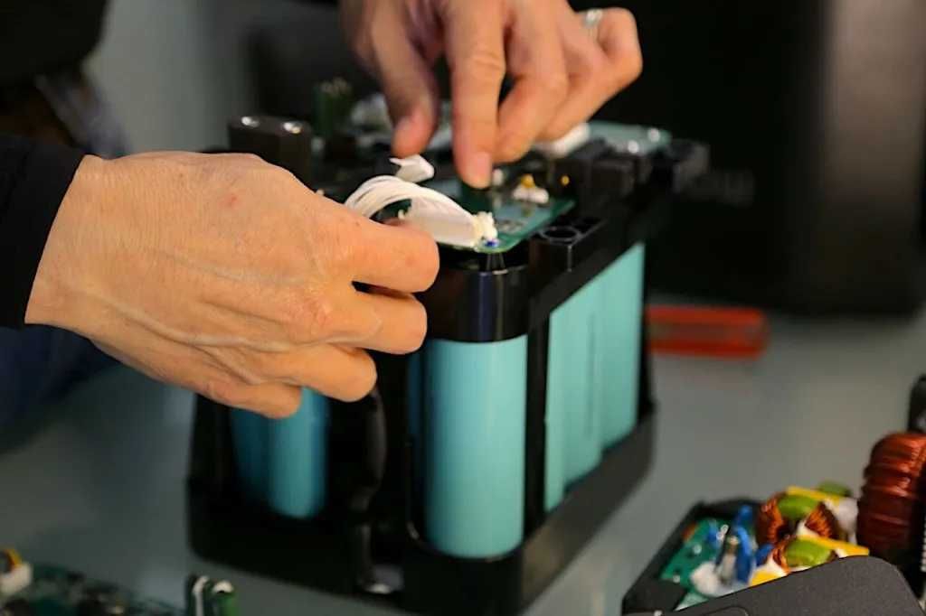 Ремонт зарядних станцій Київ Ecoflow екофлоу Bluetti Anker Jacker таін